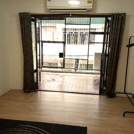 Once In Bangkok With Me Guesthouse Dış mekan fotoğraf