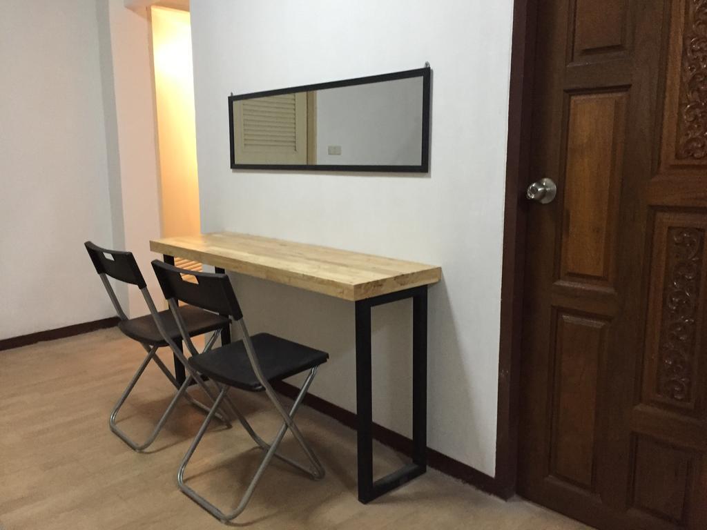 Once In Bangkok With Me Guesthouse Dış mekan fotoğraf
