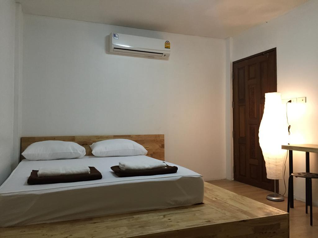 Once In Bangkok With Me Guesthouse Dış mekan fotoğraf