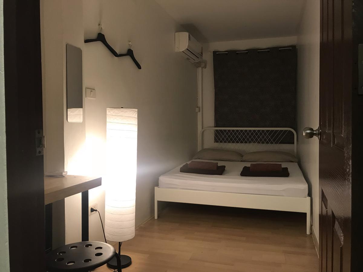 Once In Bangkok With Me Guesthouse Dış mekan fotoğraf